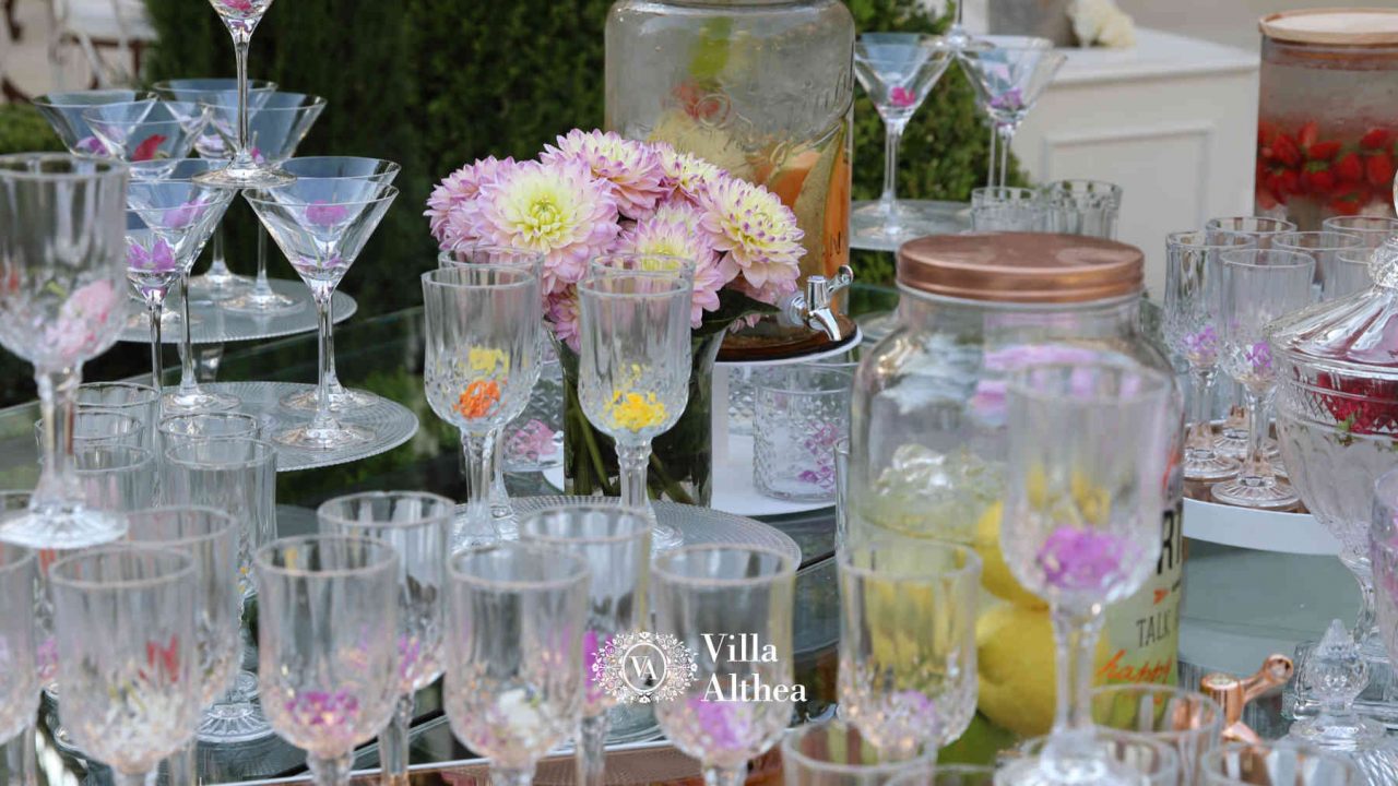 Matrimonio Estivo: il bubbly bar per brindare in giardino