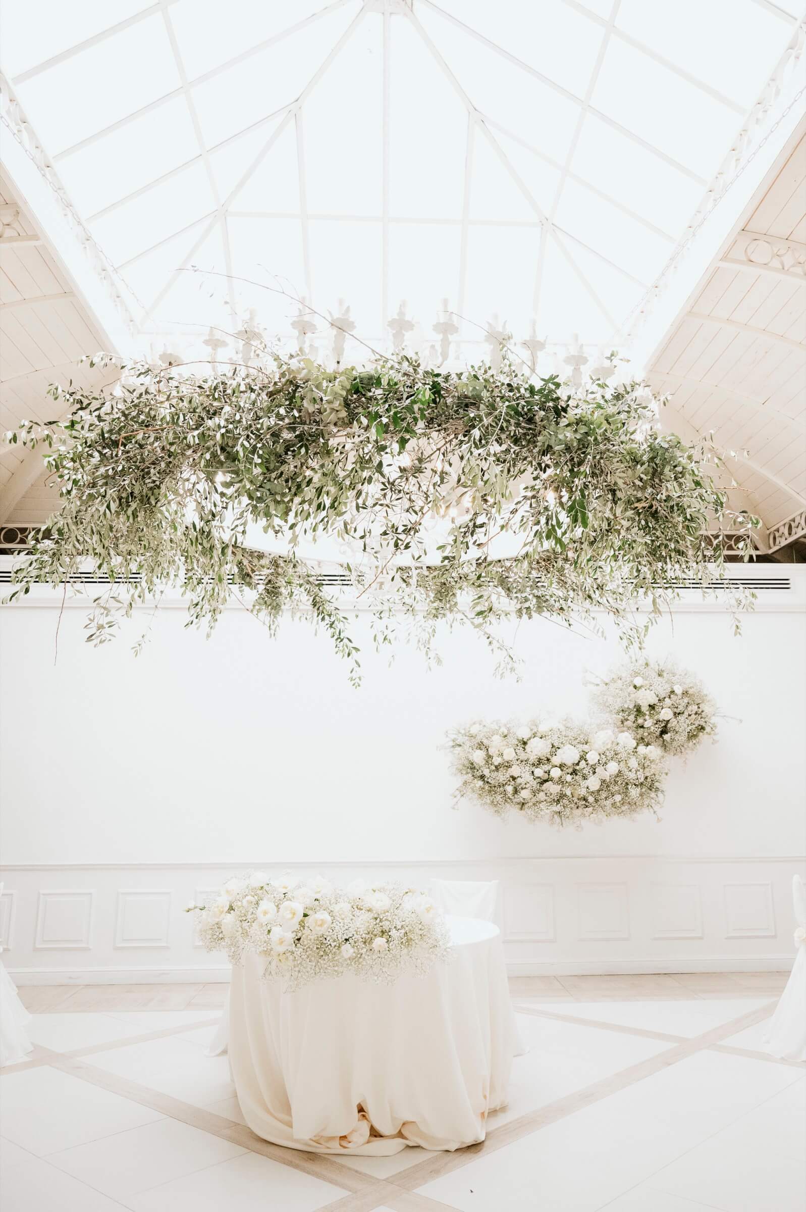 allestimento floreale in bianco